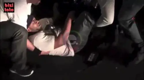 Justin Bieber travolge un fotografo