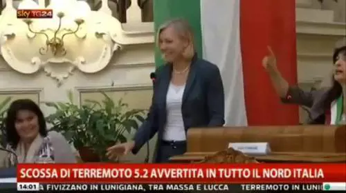 Scossa a Reggio Emilia mentre parla il ministro Idem