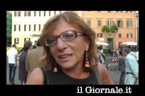 La gente: "Vergogna!"