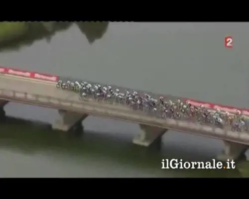 Pullman incastrato durante il Tour de France