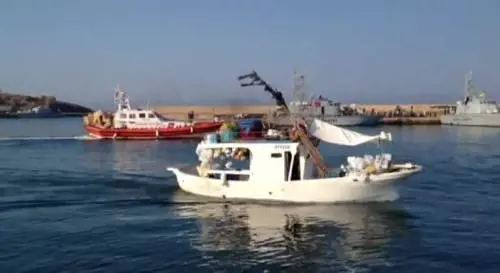 Sbarchi di clandestini anche nel giorno del Papa