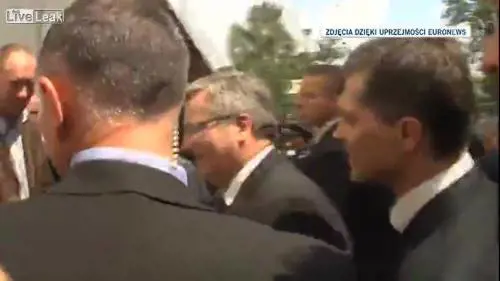 Uovo contro presidente polacco