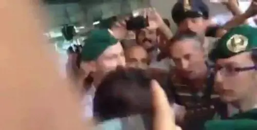 Incredibile accoglienza dei tifosi del Napoli a Higuain 