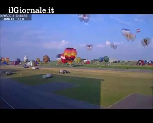 Centinaia di mongolfiere nel cielo francese