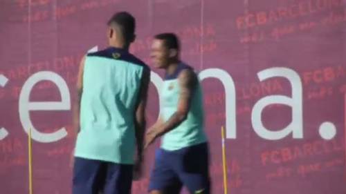 Neymar si allena con il Barça