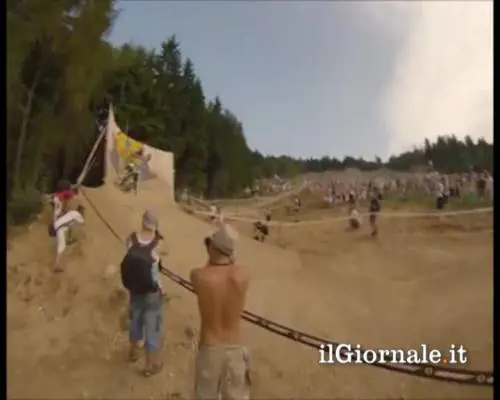 Bmx, sorpasso da brividi