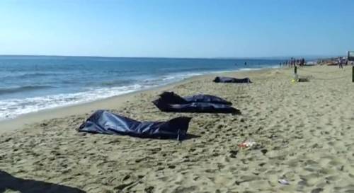 Tragedia a Catania: i cadaveri abbandonati in spiaggia