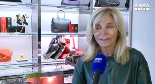 La borsa negata a Oprah: "Per te costa troppo"