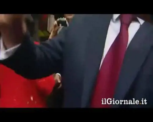Ed Milliband bersagliato dalle uova