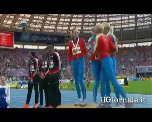 Russia, bacio controverso