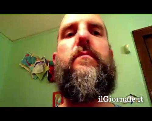 La barba magica che ipnotizza il web