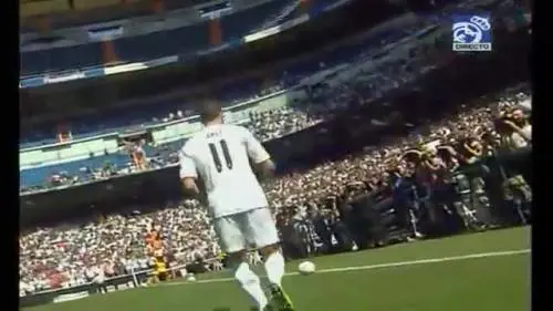 Gareth Bale presentato al Bernabeu. Standing ovation per lui