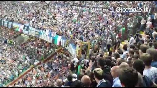 Rissa allo stadio durante Inter-Juve