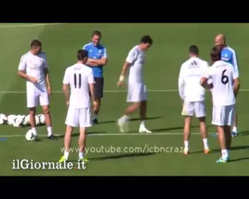 Bale, torello e tunnel a Cristiano Ronaldo