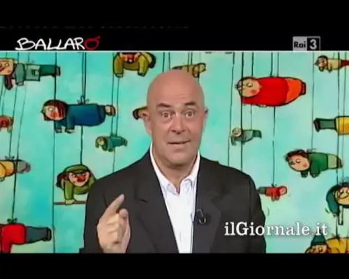 Crozza:"L'Italia in mano agli stranieri. Smontati pezzo per pezzo"