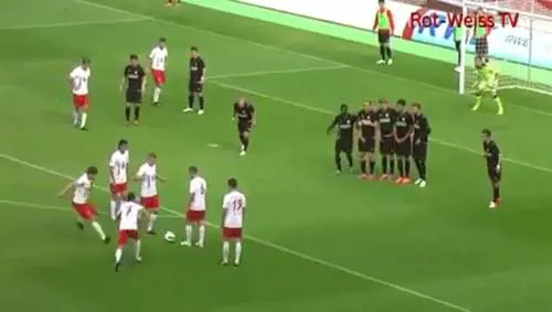 Incredibile punizione di Fring