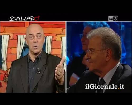 Maurizio Crozza canta "Alfango Unchained"