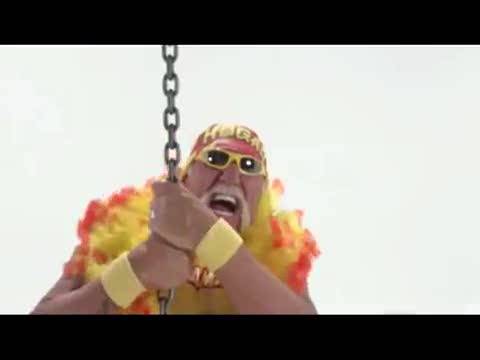 Hulk Hogan in tanga fa il verso a Miley Cyrus