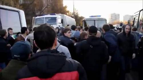 Mosca, notte di violenza anti-immigrati