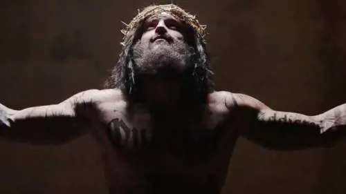 Un Cristo tatuato: polemiche in Texas per pubblicità blasfema