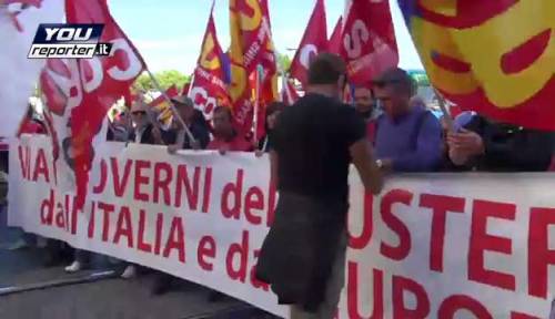 Disordini e corteo a Roma
