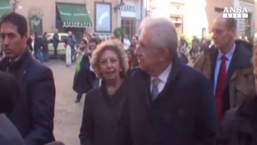 Monti: "Sono stato tradito". È scontro con Casini 