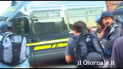 Roma, bombe carta sotto i ministeri durante la manifestazione