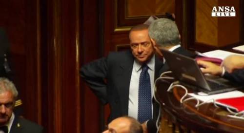 Berlusconi ai suoi: "Unità fino al voto sulla decadenza" 