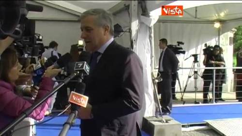 Immigrati, Tajani: "Ue non contraria alle espulsioni"