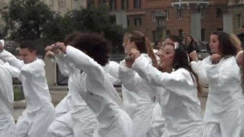 Ai Fori si balla: flashmob in total white