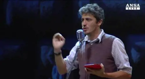 Pif anti Bindi alla Leopolda: ovazione in platea