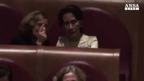 Aung San Suu Kyi diventa cittadina di Roma