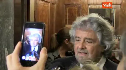 Blitz di Grillo al Senato: "Ho paura a venire qui..."