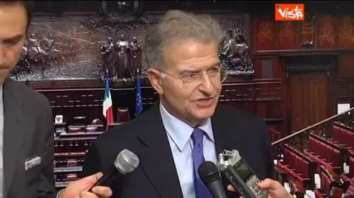 Cicchitto: "La giustizia continua a complicare la politica"