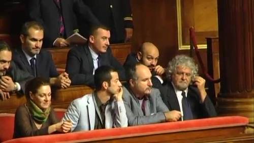 Decadenza, Grillo segue il dibattito al Senato
