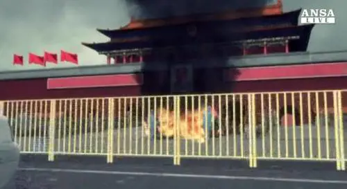Cina, attacco terrorista a Tienanmen