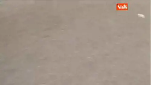 Corteo a Roma, un poliziotto si sente male