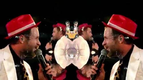 Jovanotti canta in hypervideo