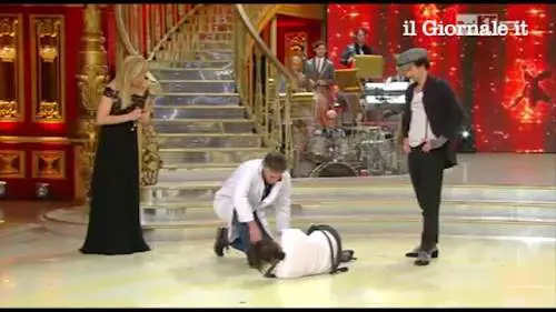 Anna Oxa e l'infortunio in diretta-tv