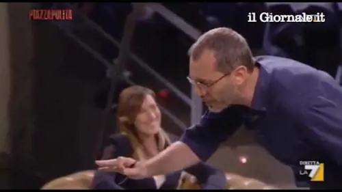 Formigli ad Alemanno: "Stia molto tranquillino"