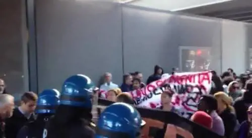 Roma, blitz dei movimenti per la casa al Festival del cinema