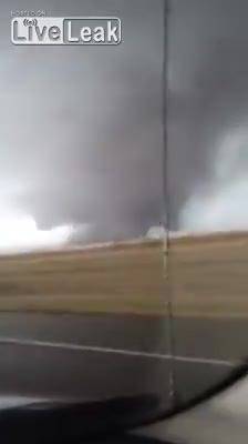 L'arrivo del tornado nell'Illinois