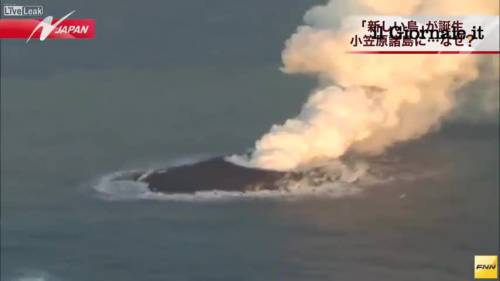 Isola giapponese nasce da un vulcano
