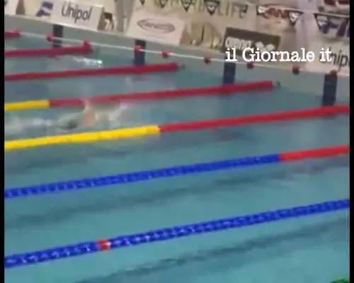 Federica Pellegrini: record italiano nei 200 dorso