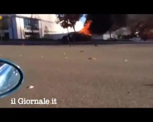 L'auto di Walker in fiamme