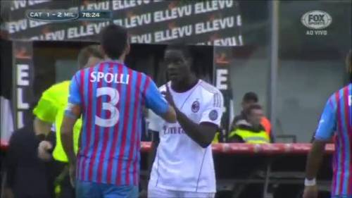 Balotelli litiga con Spolli: "Non mi dici negro di..."