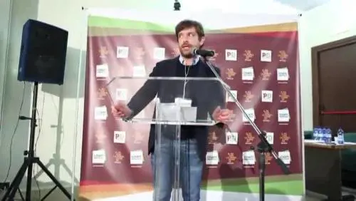 Sms di Civati a Renzi: "Così non vale"