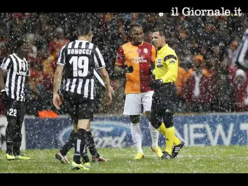 Istanbul, la neve blocca la Champions