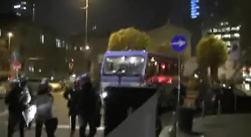Raid degli ultras dell'Ajax al Milan Point
