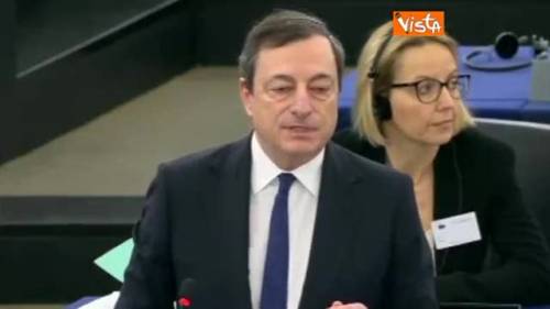 Draghi: "Non è colpa dell'euro se il debito è alto"